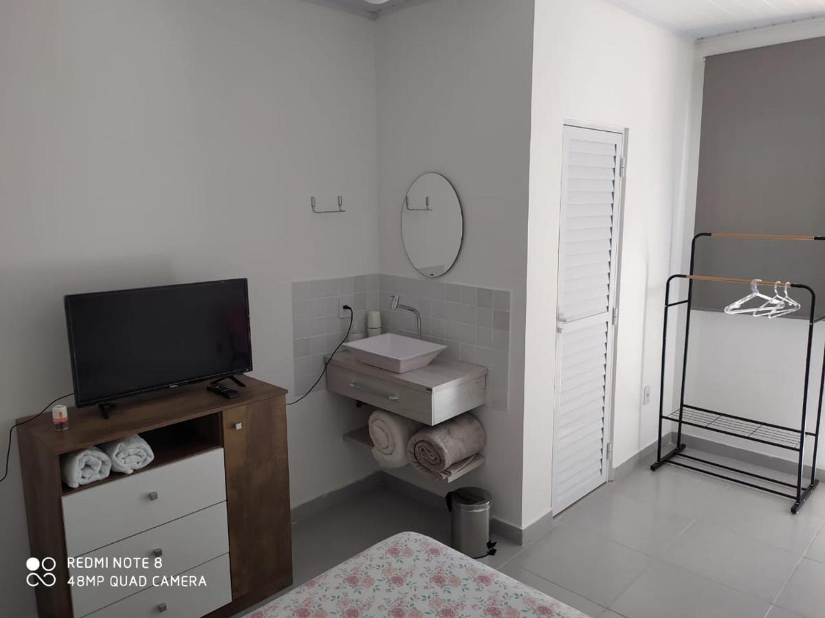 Pousada Casa Verde - Quartos Individuais - Smart Tv 32 - E Banheiro Privativo Appartement Itajaí Buitenkant foto